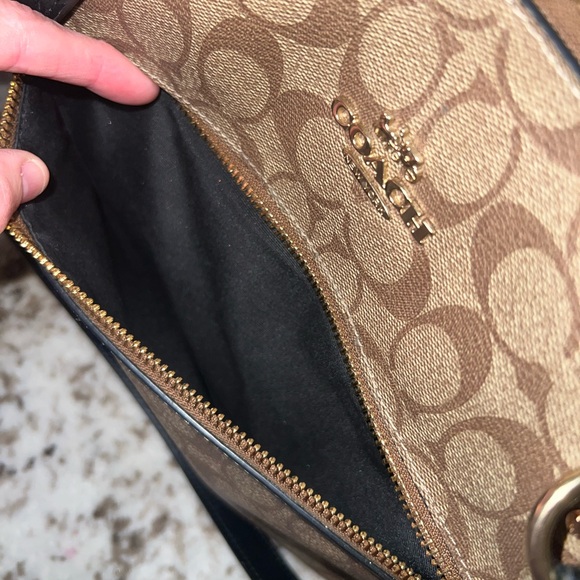 Authentic COACH Handbag Gallery Tote Signature Design Brown Black Zipper - Picture 4 of 16